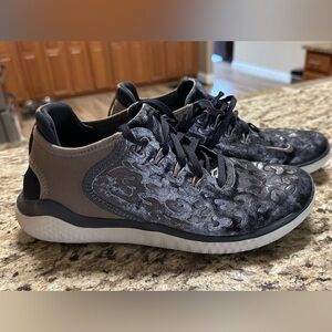 Nike Women's Free RN Wild Velvet Oil Gray - Size 8